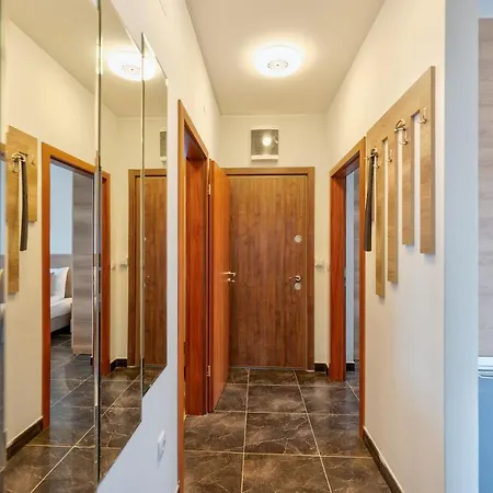 Hills Stars Aparthotel 4*
